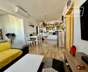 Prenájom 3 izbový byt - Bratislava - Petržalka, Hálova