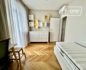 Prenájom 3 izbový byt - Bratislava - Staré Mesto, Dunajská