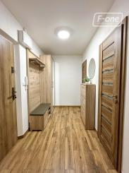 Prenájom | Moderný 2-izbový byt s loggiou, Martin - Jilemnického ulica