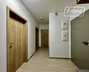 Prenájom | Štýlový a plne zariadený 3 izbový byt v Bratislave - lokalita Ružinov