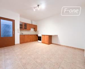 Prenájom | 2-izbovy byt s parkovaním, KNM