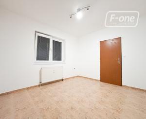 Prenájom | 2-izbovy byt s parkovaním, KNM