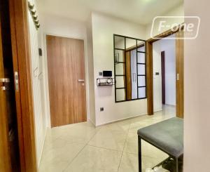 Prémiový 2-izbový byt na 2. poschodí s balkónom v centre BA