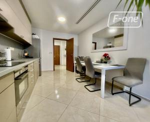 Prémiový 2-izbový byt na 3. poschodí s balkónom v centre BA