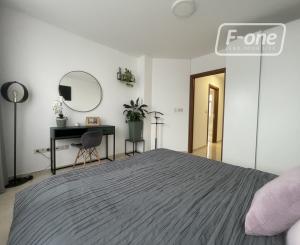 Prémiový 2-izbový byt na 3. poschodí s balkónom v centre BA