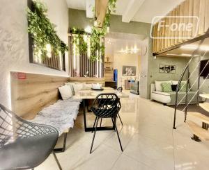 Prémiový mezonet s wellness a súkromným dvorom v centre BA