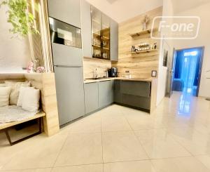 Prémiový mezonet s wellness a súkromným dvorom v centre BA