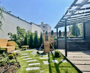 Prémiový mezonet s wellness a súkromným dvorom v centre BA