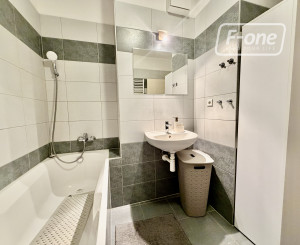 Prenájom 2 izbový byt s veľkým balkónom – Karlova Ves