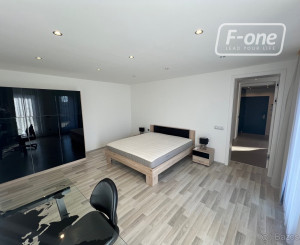 Prenájom 2i, 68 m2 byt na Kramároch s terasou a parkovaním.