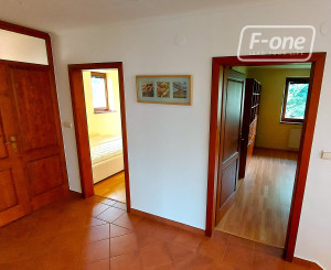 5i RD, UP 222 m2, pozemok 700 m2, Karpatská ul., Stupava.