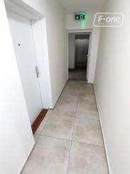 PRENÁJOM – Moderný 2i, byt, kompletne zariadený, Moskovská ul., BA.