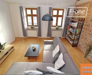 PRENÁJOM – 2i, 72 m2 byt, centrum mesta, Hviezdoslavovo nám.