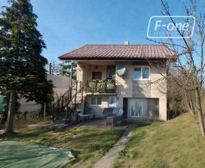 EXKLUZÍVNE, PREDAJ - 2i RD, ZP 89 m2, poz. 449 m2, Marhuľová ul.