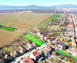 PREDAJ – stavebný pozemok 1714 m2, Budmerice, okr. Trnava.