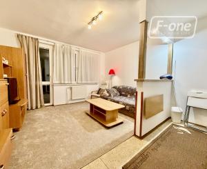 Šikovný 1i byt s balkónom v tichej časti Vrakune (30 m²)