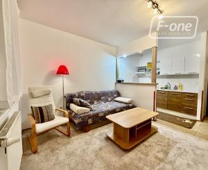 Šikovný 1i byt s balkónom v tichej časti Vrakune (30 m²)