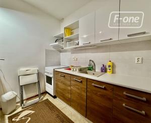 Šikovný 1i byt s balkónom v tichej časti Vrakune (30 m²)