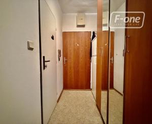 Šikovný 1i byt s balkónom v tichej časti Vrakune (30 m²)