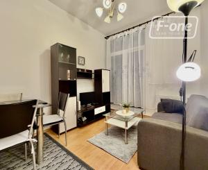 Moderný 2i byt s 3m stropmi a rekuperáciou v srdci Rače