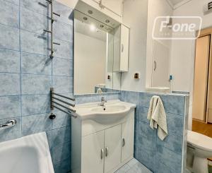 Priestranný 2i byt (56 m²) na prízemí v tichom Ružinove