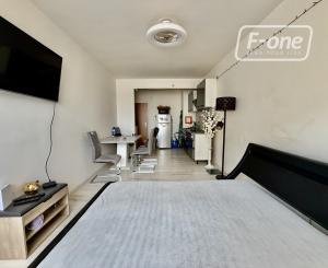 Zariadená dvojgarsónka (42,5 m²) vo Vrakuni – BEZ TIARCH