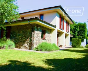 5i RD, UP 222 m2, pozemok 700 m2, Karpatská ul., Stupava.