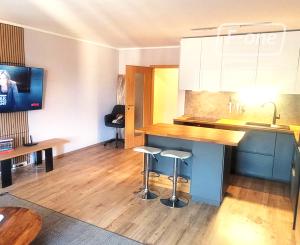 PREDAJ – svetlý 1i apartmán s balkónom, Rezidencia Premiere.