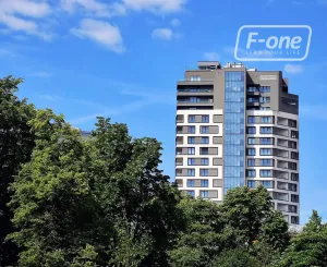 PREDAJ – svetlý 1i apartmán s balkónom, Rezidencia Premiere.
