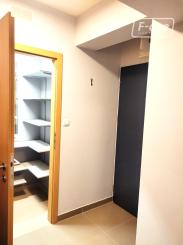 PREDAJ – svetlý 1i apartmán s balkónom, Rezidencia Premiere.