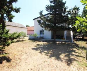 Samostane stojaci RD, 5i, 109 m2,  400 m od mora, ostrov Vir.