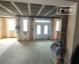 NA PREDAJ - Vila, v obci Moča, okr. Komárno s výhľadom na Dunaj.