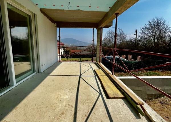 4-izbový rodinný dom s garážou a krásnym výhľadom na Zobor