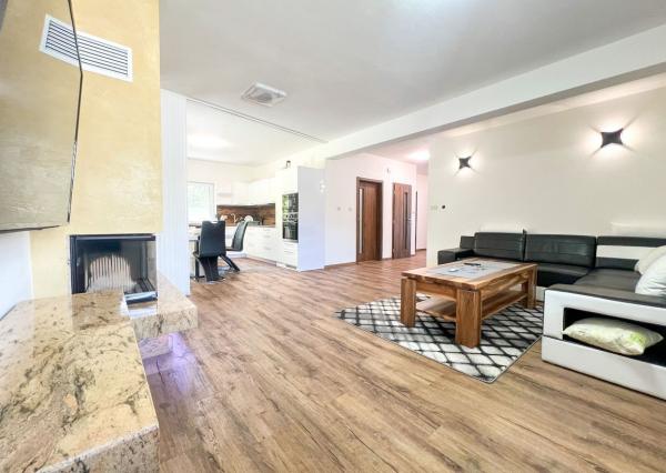 Prenájom | 6-izbový rodinný dom, Dolný Hričov 