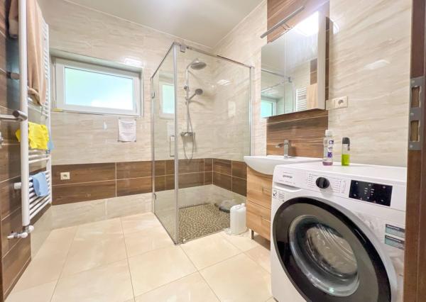 Prenájom | 6-izbový rodinný dom, Dolný Hričov 