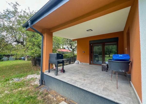 Prenájom | 6-izbový rodinný dom, Dolný Hričov 