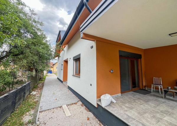 Prenájom | 6-izbový rodinný dom, Dolný Hričov 