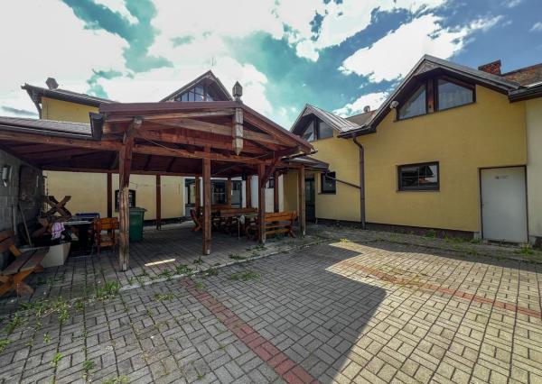 Investičná nehnuteľnosť | Penzión s kompletným zázemím a parkovaním v centre KNM