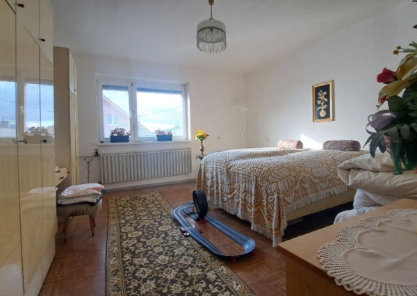 Dvojgeneračná stavba v malebnej obci Trstín