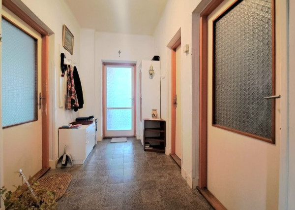 Dvojgeneračná stavba v malebnej obci Trstín