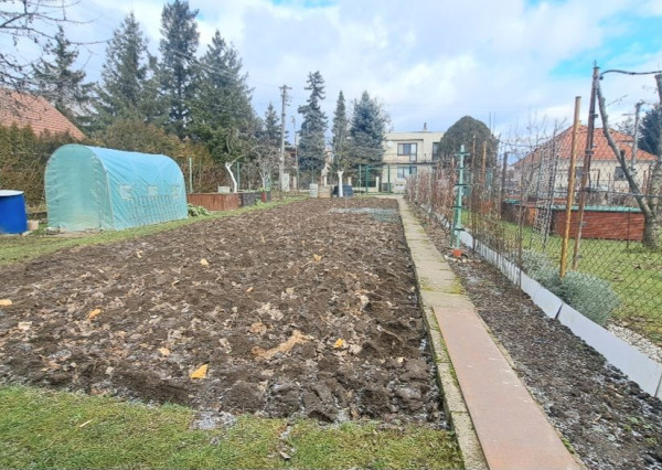 Dvojgeneračná stavba v malebnej obci Trstín