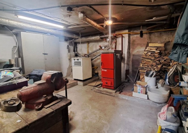 Dvojgeneračná stavba v malebnej obci Trstín