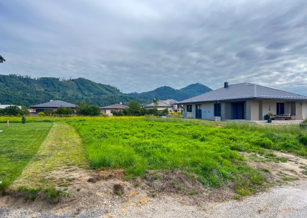Predaj | Stavebný pozemok 676 m², Teplička nad Váhom