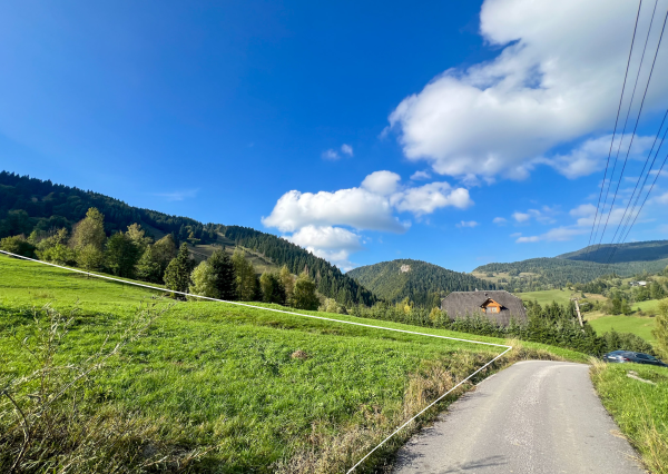 Predaj | Slnečný pozemok 4 912 m² – Zázrivá, Hotel Havrania