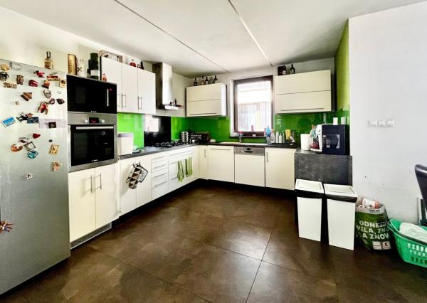 Predaj | Exkluzívny bungalov s fitkom a bazénom