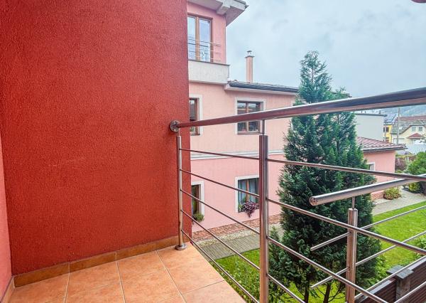 Prenájom | Priestranný 2-izbovy byt s parkovaním, KNM