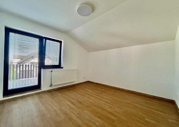 Prenájom | Prerobený 4 izbový mezonetový byt na Laborecká