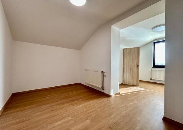 Prenájom | Prerobený 4 izbový mezonetový byt na Laborecká