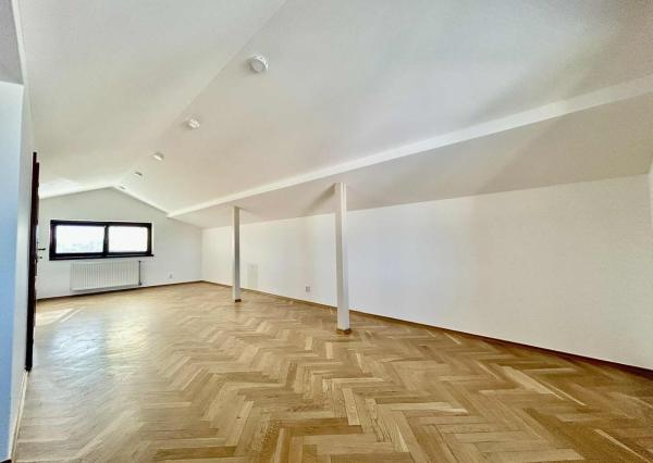 Prenájom | Prerobený 4 izbový mezonetový byt na Laborecká