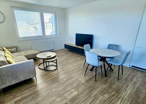 Prenájom | nový zariadený 3-izbový byt s parkovaním, terasou